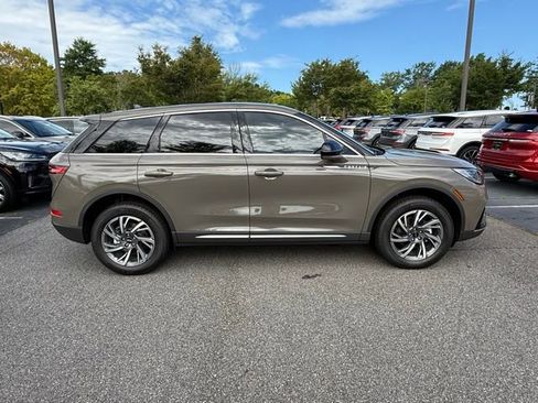 New 2025 Lincoln Corsair FWD w/ Equipment Group 101A image 16