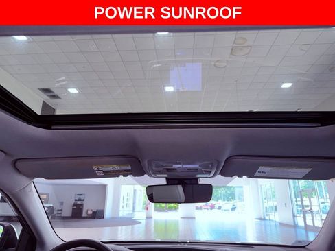 Used 2018 Toyota Highlander XLE image 8