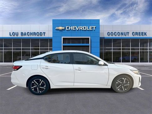 Used 2024 Nissan Sentra SV image 9