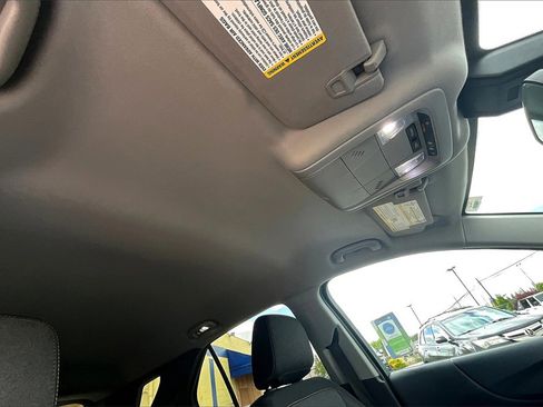 Used 2021 Chevrolet Equinox LT image 15