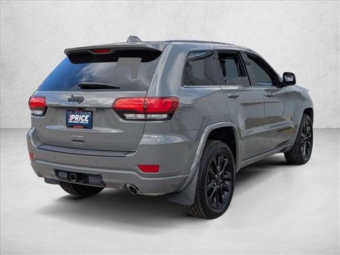 Used 2021 Jeep Grand Cherokee Laredo X image 5