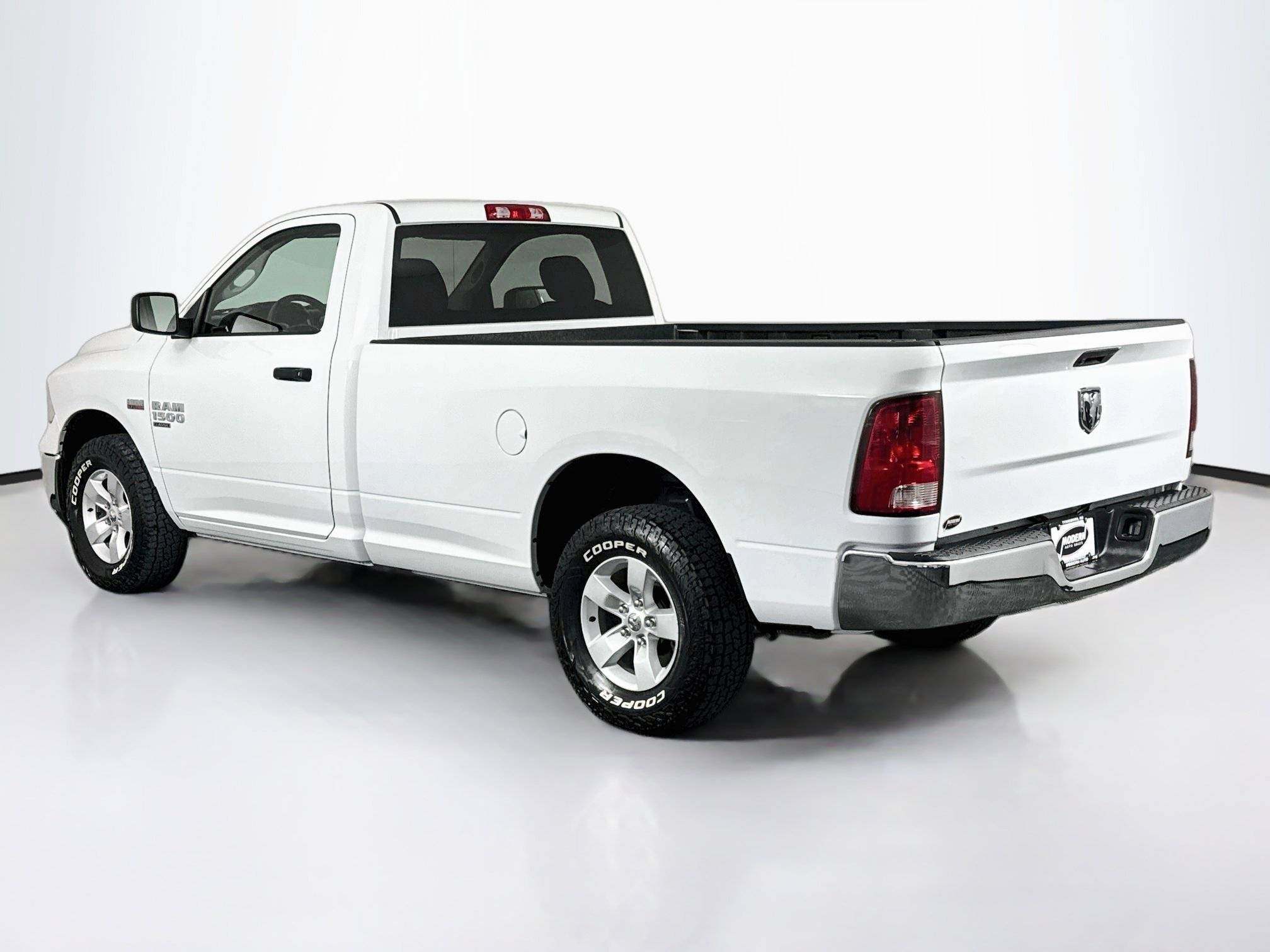 Used 2022 RAM 1500 Classic SLT AWD/4WD image 13