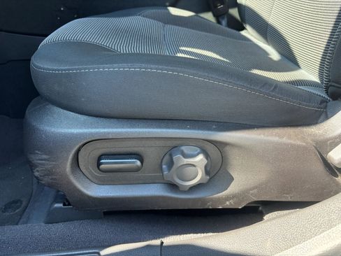 Used 2018 Ford Taurus SEL w/ Equipment Group 201A FWD image 14