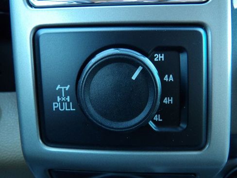 Used 2019 Ford F150 Lariat w/ Trailer Tow Package image 22