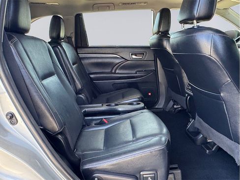 Used 2017 Toyota Highlander Limited Platinum AWD/4WD image 26