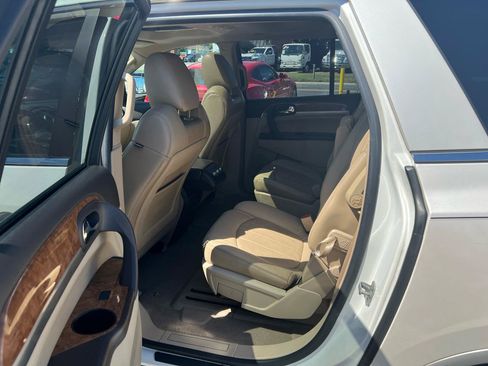 Used 2011 Buick Enclave CXL AWD/4WD image 16