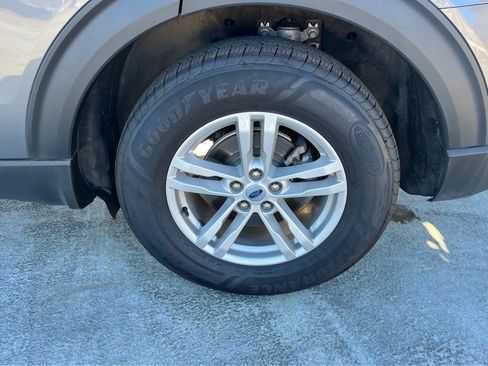 Used 2022 Ford Explorer XLT w/ Class IV Trailer Tow Package image 21