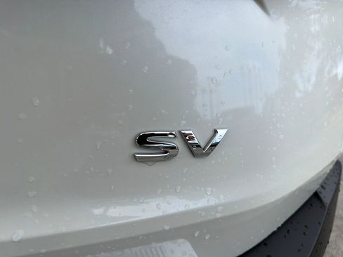 Used 2023 Nissan Rogue SV image 11