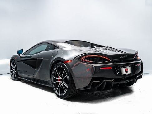 Used 2016 McLaren 570S Coupe image 3