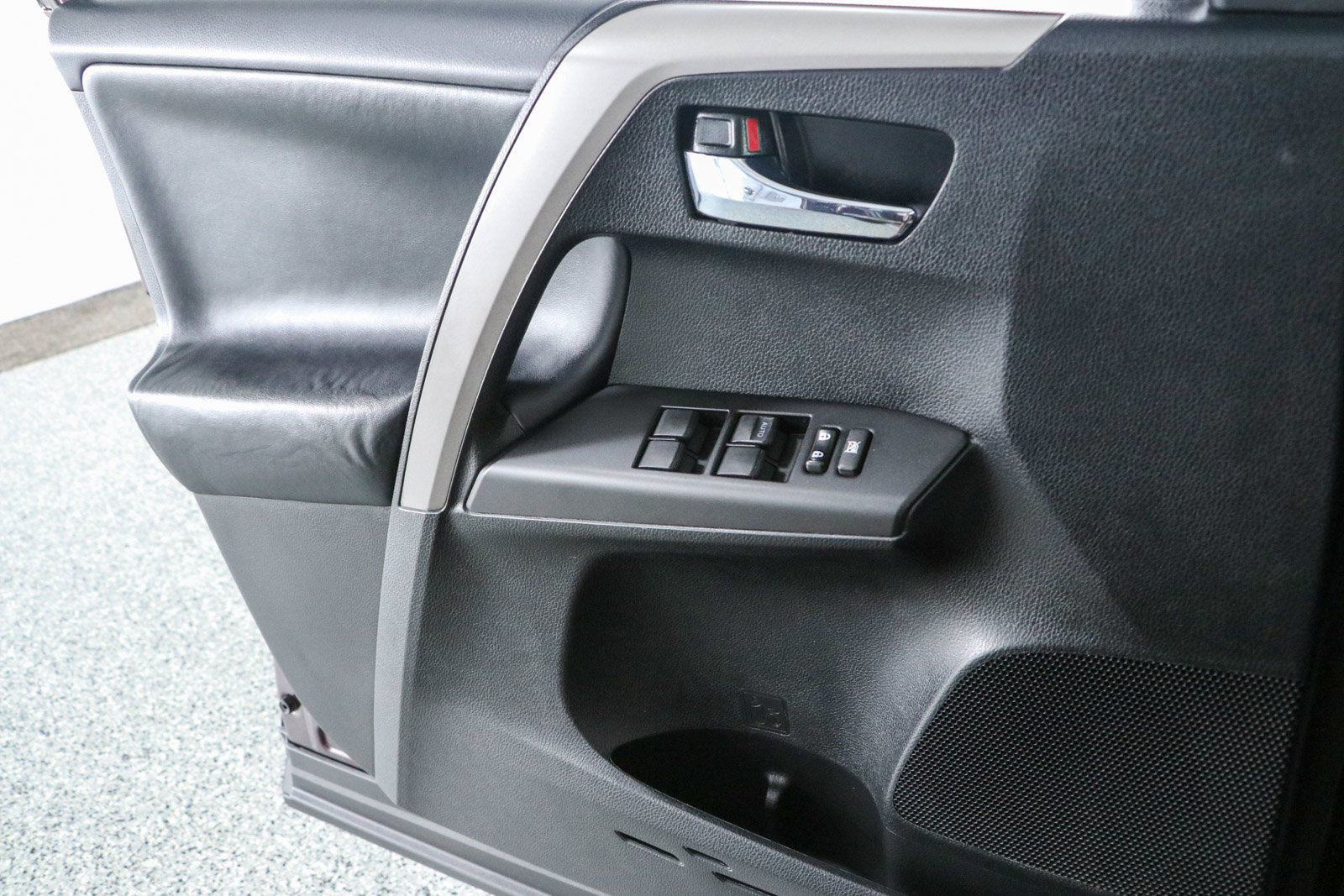 Used 2017 Toyota RAV4 XLE FWD image 22