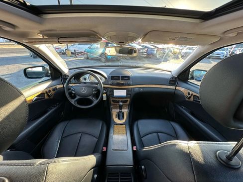 Used 2008 Mercedes-Benz E 350 Sedan image 2