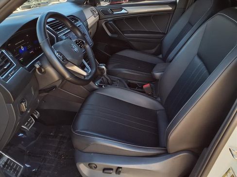 Used 2022 Volkswagen Tiguan SE R-Line image 16