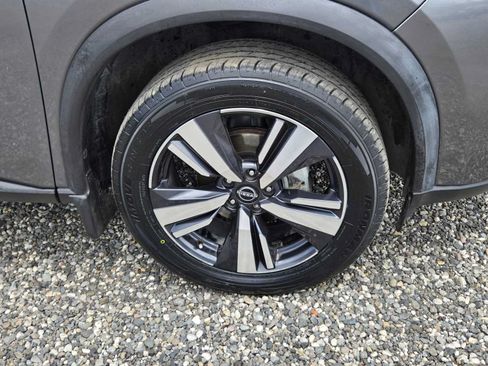 Used 2024 Nissan Rogue SL w/ SL Premium Package FWD image 9