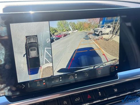 Used 2024 Chevrolet Silverado 1500 High Country w/ High Country Premium Package image 12