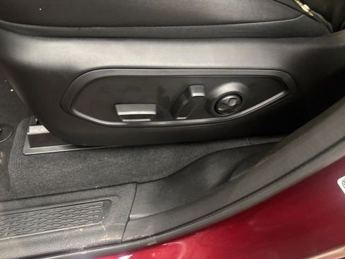 New 2025 Jeep Grand Cherokee Laredo image 17