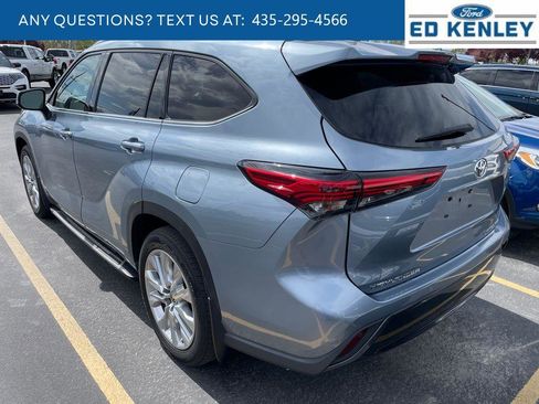Used 2022 Toyota Highlander Limited image 3