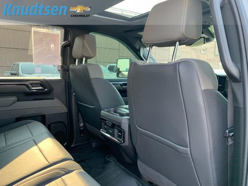 Used 2025 Chevrolet Silverado 2500 ZR2 w/ LPO, Dark Essentials Package AWD/4WD image 16