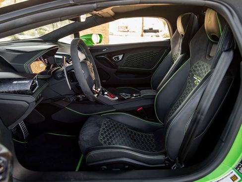 Used 2020 Lamborghini Huracan EVO image 15