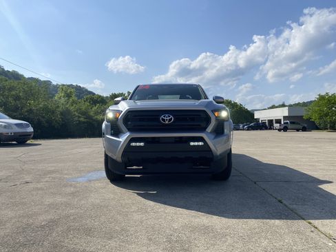 Used 2024 Toyota Tacoma SR5 image 29