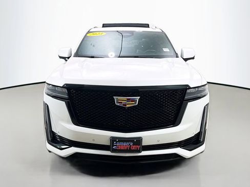 Used 2023 Cadillac Escalade ESV Sport AWD/4WD image 2