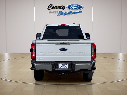 Used 2024 Ford F250 Lariat AWD/4WD image 11