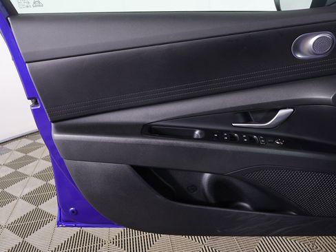 Certified 2024 Hyundai Elantra SEL image 18