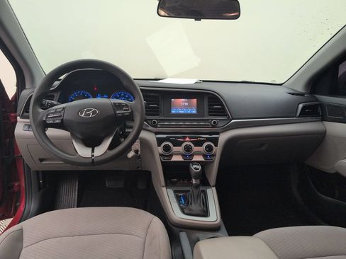 Used 2019 Hyundai Elantra SE FWD image 5