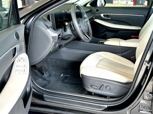Used 2025 Hyundai Sonata SEL FWD image 10