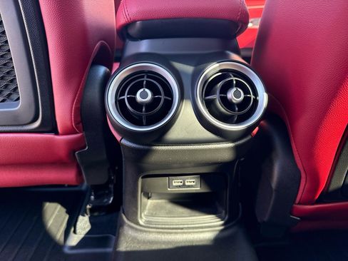 Used 2021 Alfa Romeo Stelvio Ti w/ Nero Edizione image 28