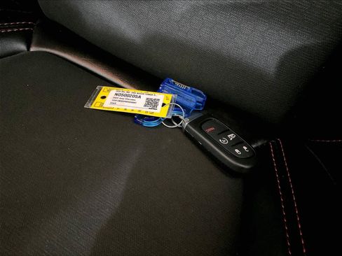 Used 2022 Jeep Cherokee Trailhawk w/ Comfort/Convenience Group image 30