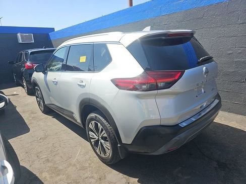 Used 2021 Nissan Rogue SV w/ Premium Package AWD/4WD image 4