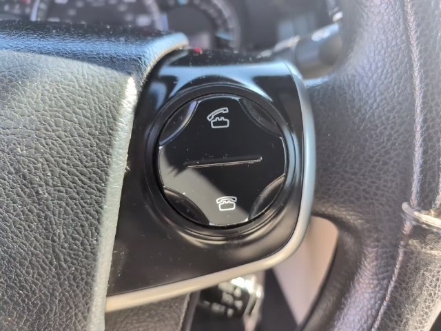 Used 2014 Toyota Camry LE FWD image 17