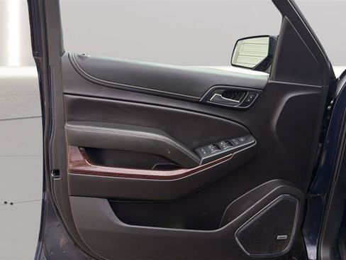 Used 2018 GMC Yukon SLE w/ SLE Value Package AWD/4WD image 18