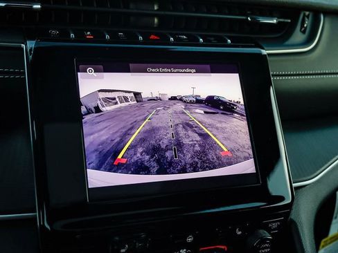 New 2025 Jeep Grand Cherokee Laredo X w/ Luxury Tech Group I image 25