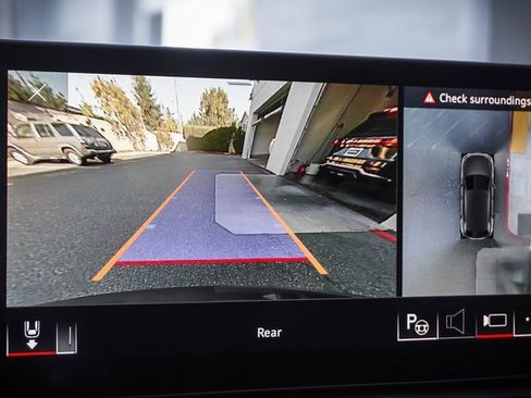 Used 2023 Audi Q5 e Prestige w/ Prestige Package image 15