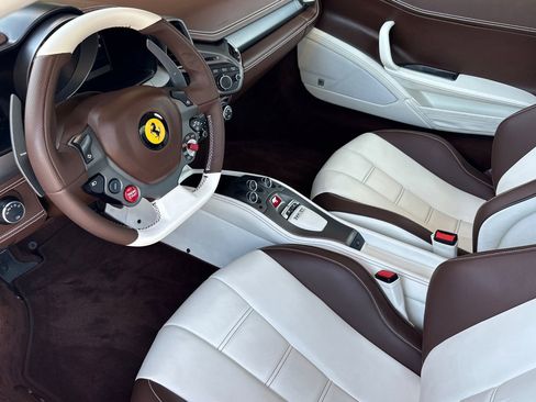 Used 2014 Ferrari 458 Italia Coupe RWD image 4