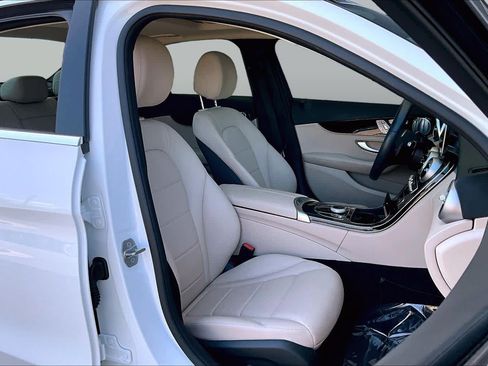 Used 2021 Mercedes-Benz C 300 Sedan image 9