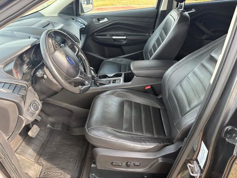 Used 2018 Ford Escape Titanium w/ Ford Safe & Smart Package image 21