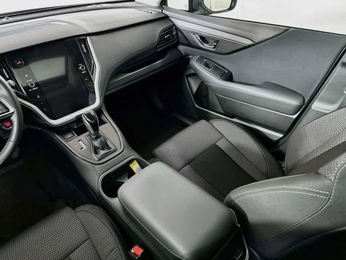 Used 2025 Subaru Outback Premium AWD/4WD image 11