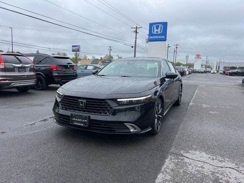 Used 2023 Honda Accord Touring image 1