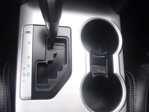Used 2013 Toyota Camry SE FWD image 17