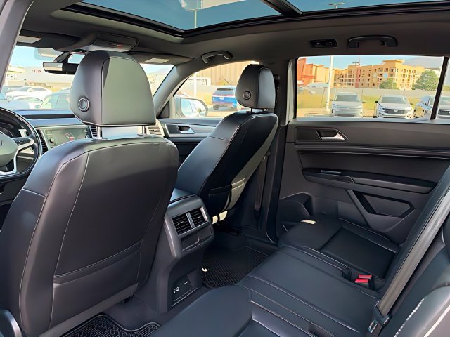 Used 2020 Volkswagen Atlas Cross Sport SE w/ Panoramic Sunroof Package AWD/4WD image 19