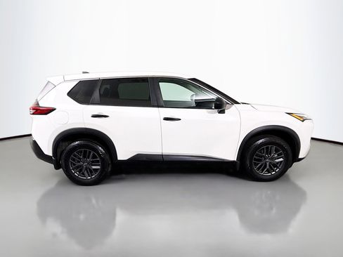Used 2022 Nissan Rogue S image 11