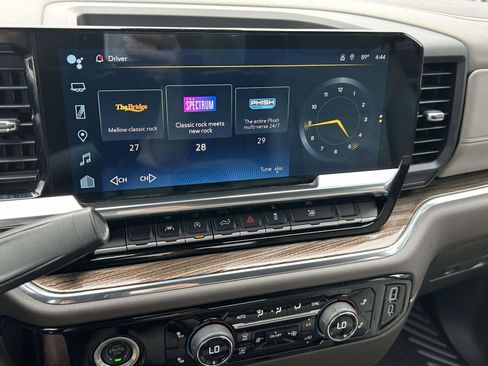 Used 2023 Chevrolet Silverado 1500 LT image 25