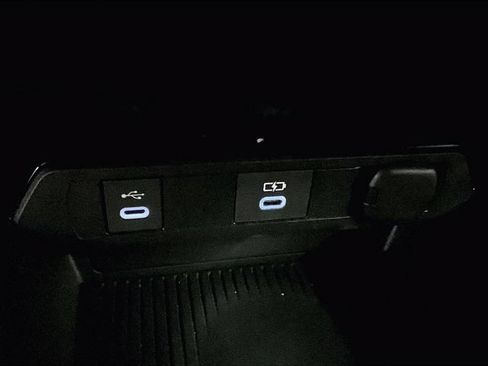 Used 2024 Toyota Prius Prime FWD image 31