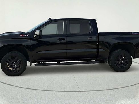 Used 2023 Chevrolet Silverado 1500 LT Trail Boss w/ Protection Package AWD/4WD image 4