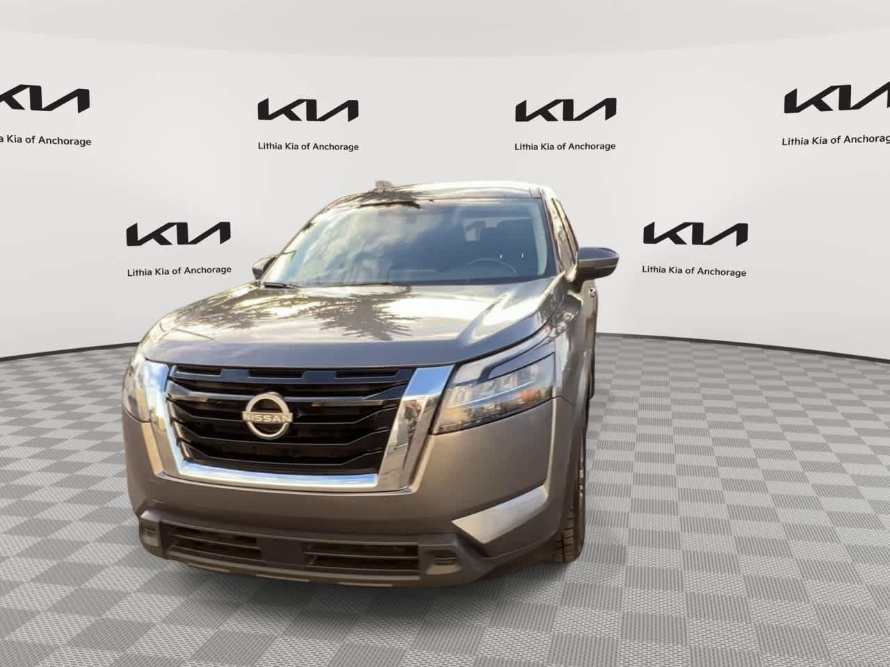 Used 2024 Nissan Pathfinder SV AWD/4WD image 3