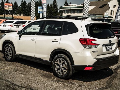Used 2020 Subaru Forester Premium AWD/4WD image 17