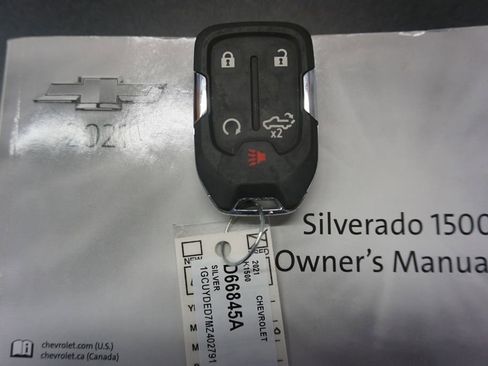 Used 2021 Chevrolet Silverado 1500 LT w/ Bed Protection Package image 17