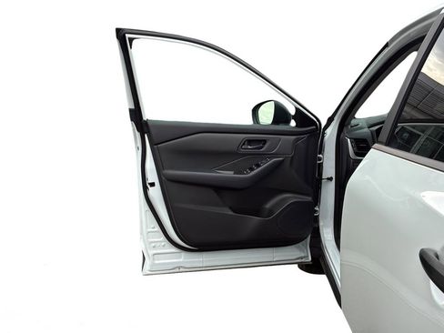 Certified 2025 Nissan Rogue S FWD image 11